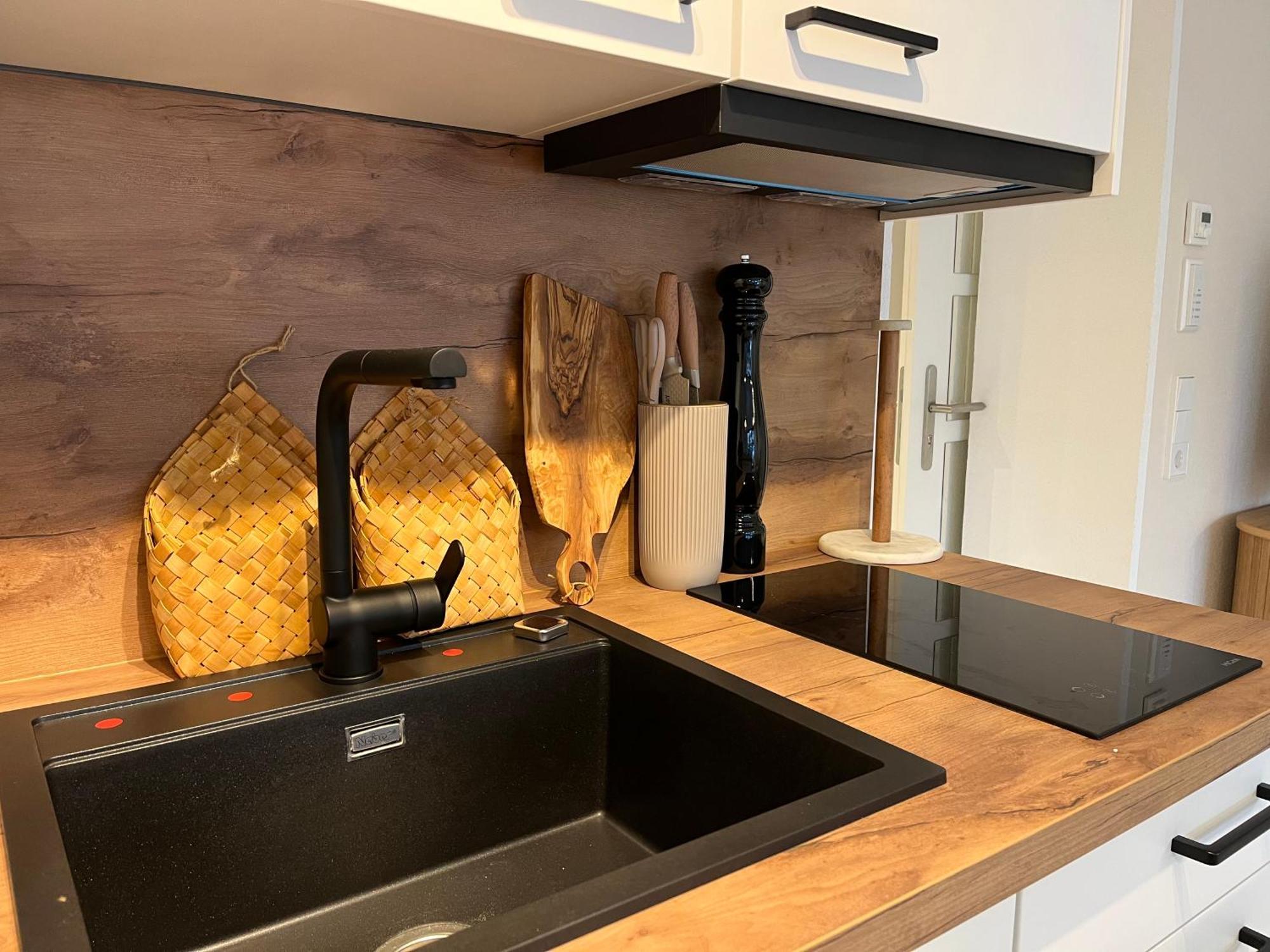 Stuttgart Lux Living - Stilvolles Wohnen Im Zentrum Quarto foto